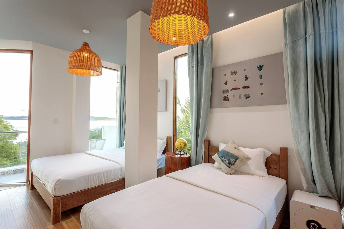 Habitación Premium con 2 camas individuales, vistas al mar | Caja fuerte, sistema de insonorización, wifi gratis y ropa de cama