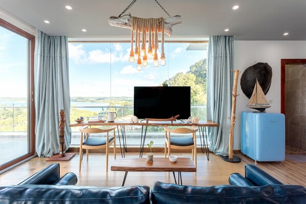 Habitación de lujo con 2 camas individuales, vistas al mar | Caja fuerte, sistema de insonorización, wifi gratis y ropa de cama