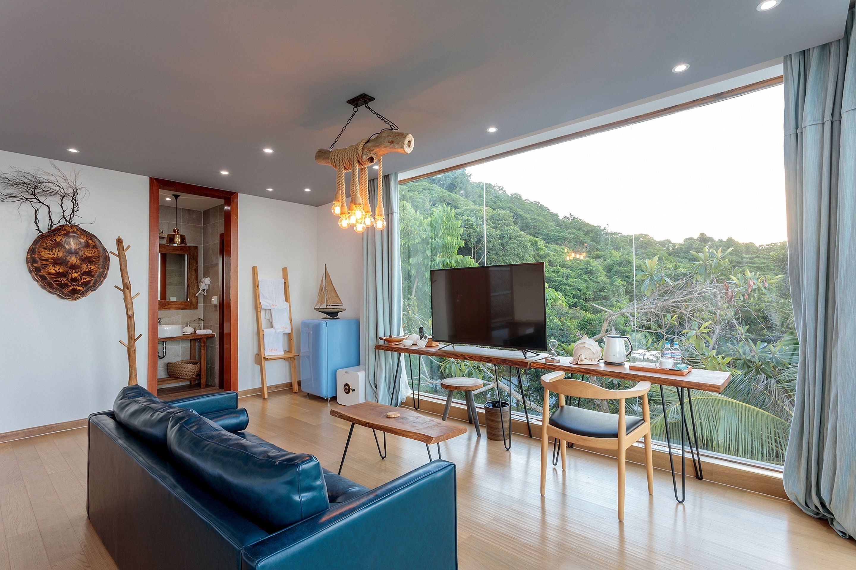 luxury twin room, sea view | in-room safe, soundproofing, free wifi, bed sheets