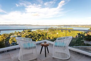 Habitación de lujo con 2 camas individuales, vistas al mar | Terraza o patio