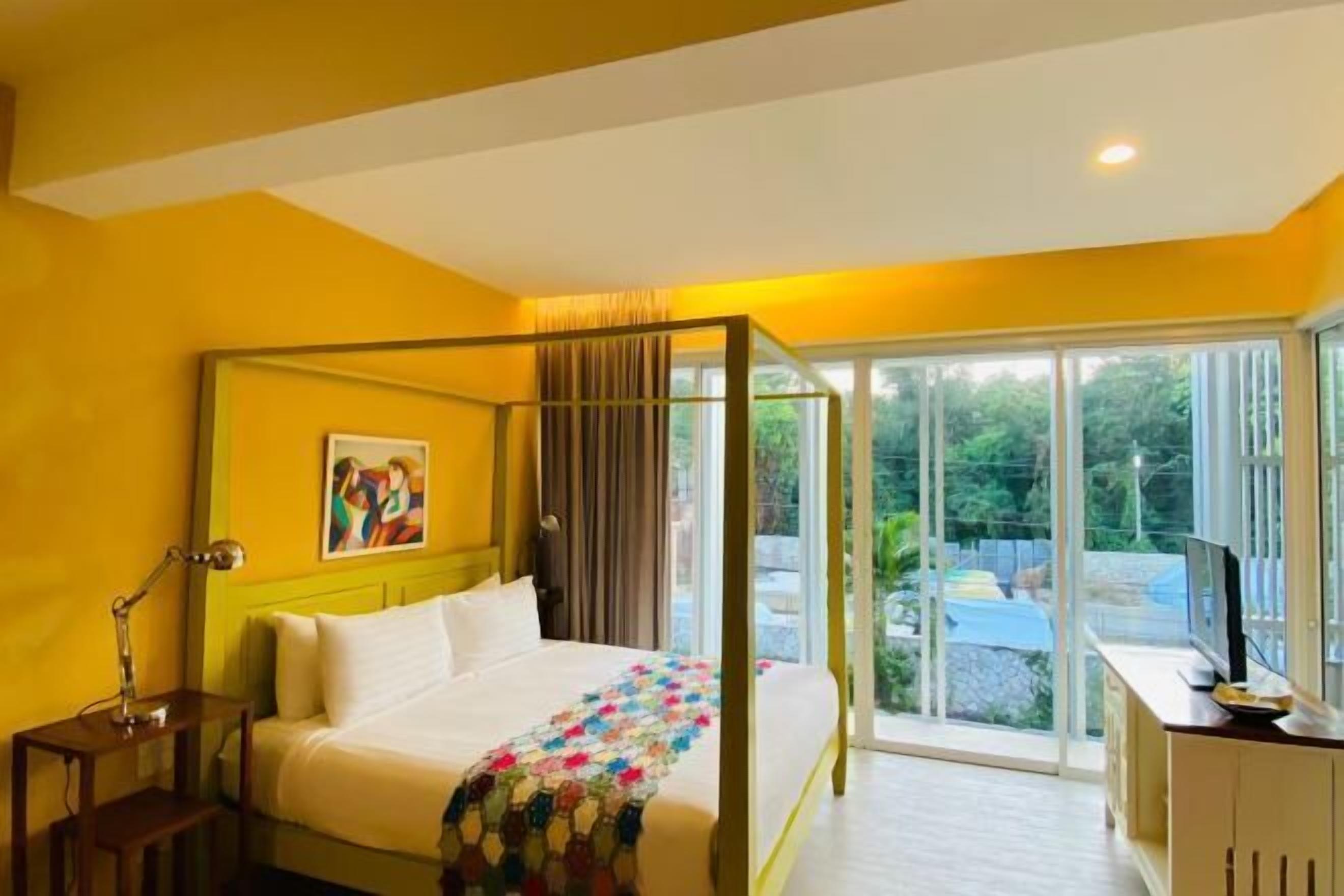 4 habitaciones, escritorio y cortinas blackout 