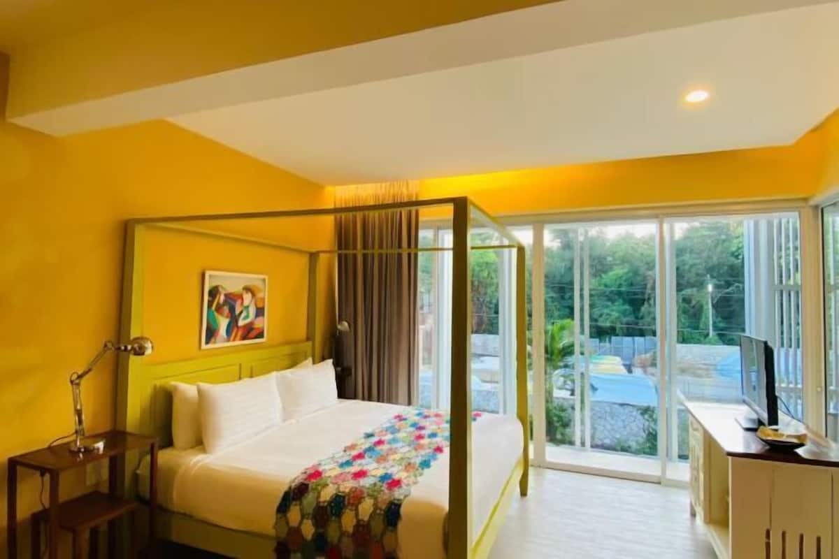 4 chambres, bureau, rideaux occultants, lits pliants/supplémentaires