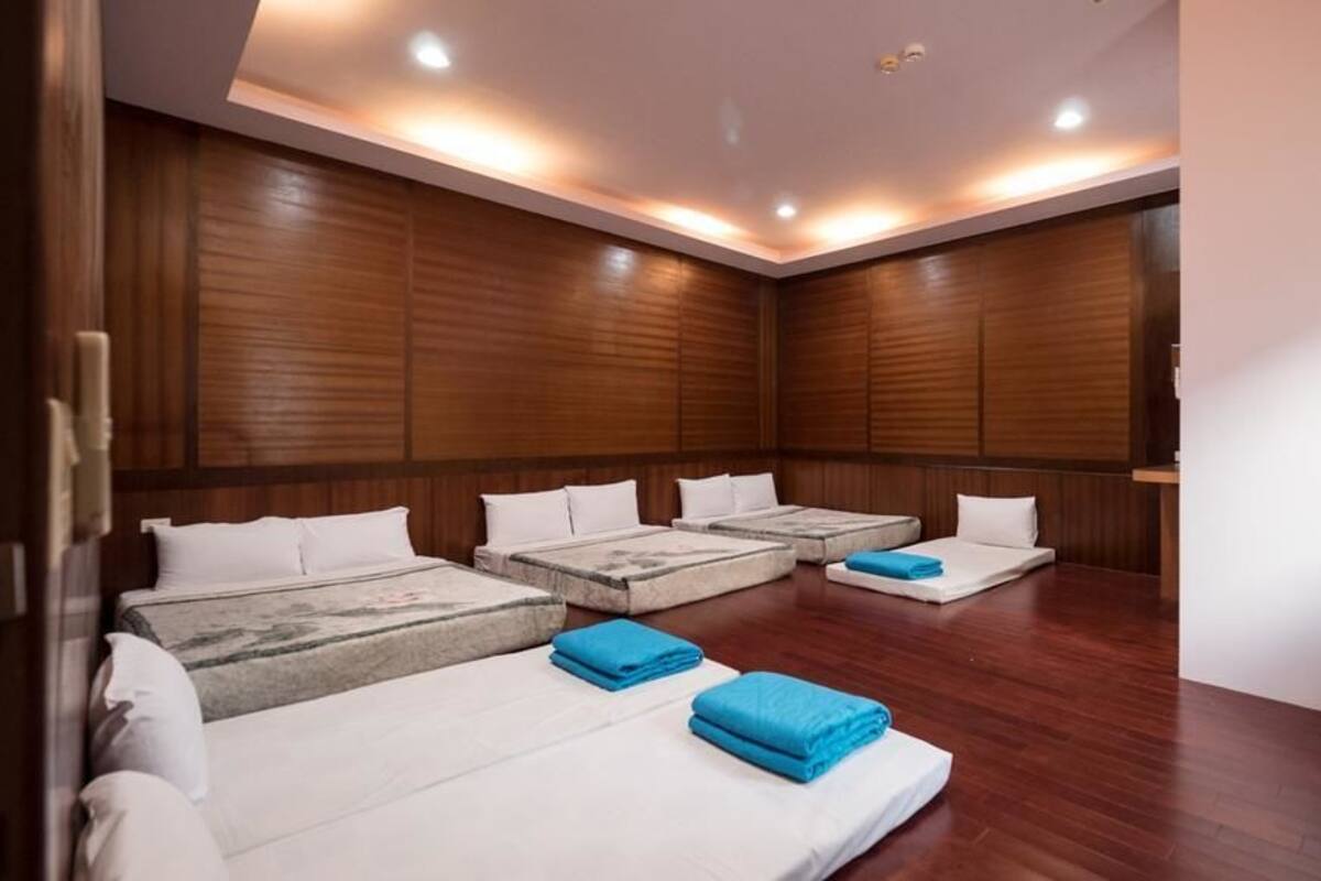 Habitación familiar | Escritorio, cortinas blackout, insonorización y wifi gratis
