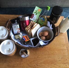 Free continental breakfast - Palm Heights (Waiheke Island)