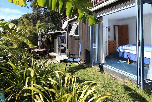 Appartement, 1 chambre | 1 chambre, bureau, fer et planche à repasser, lits bébé