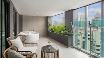 Grand Jacuzzi Suite with Balcony | View from room