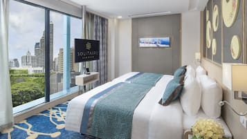 Grand Deluxe Room | 1 sovrum, allergitestade sängkläder och minibar