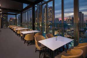 Terrace/patio - Solitaire Bangkok Sukhumvit 11 (Bangkok)