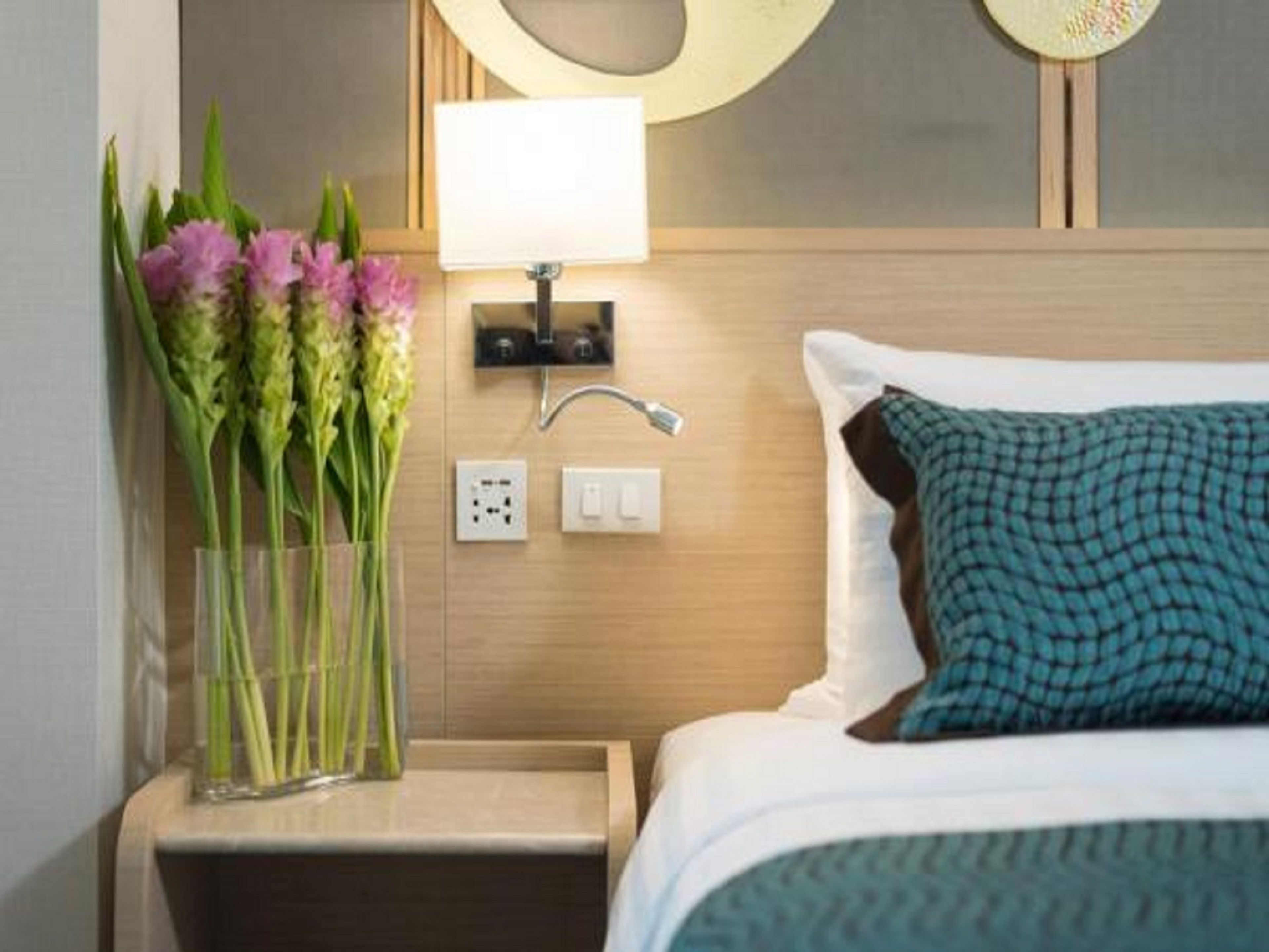 Hypo-allergenic bedding, minibar, in-room safe, desk