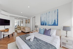 1 Bedroom Garden View Superior Studio - Burleigh Beach Tower (Burleigh Heads)