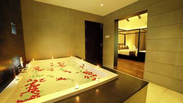 Premium Villa | Soundproofing, iron/ironing board, free WiFi