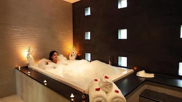 Premium-Villa | Schallisolierte Zimmer, Bügeleisen/Bügelbrett, kostenloses WLAN