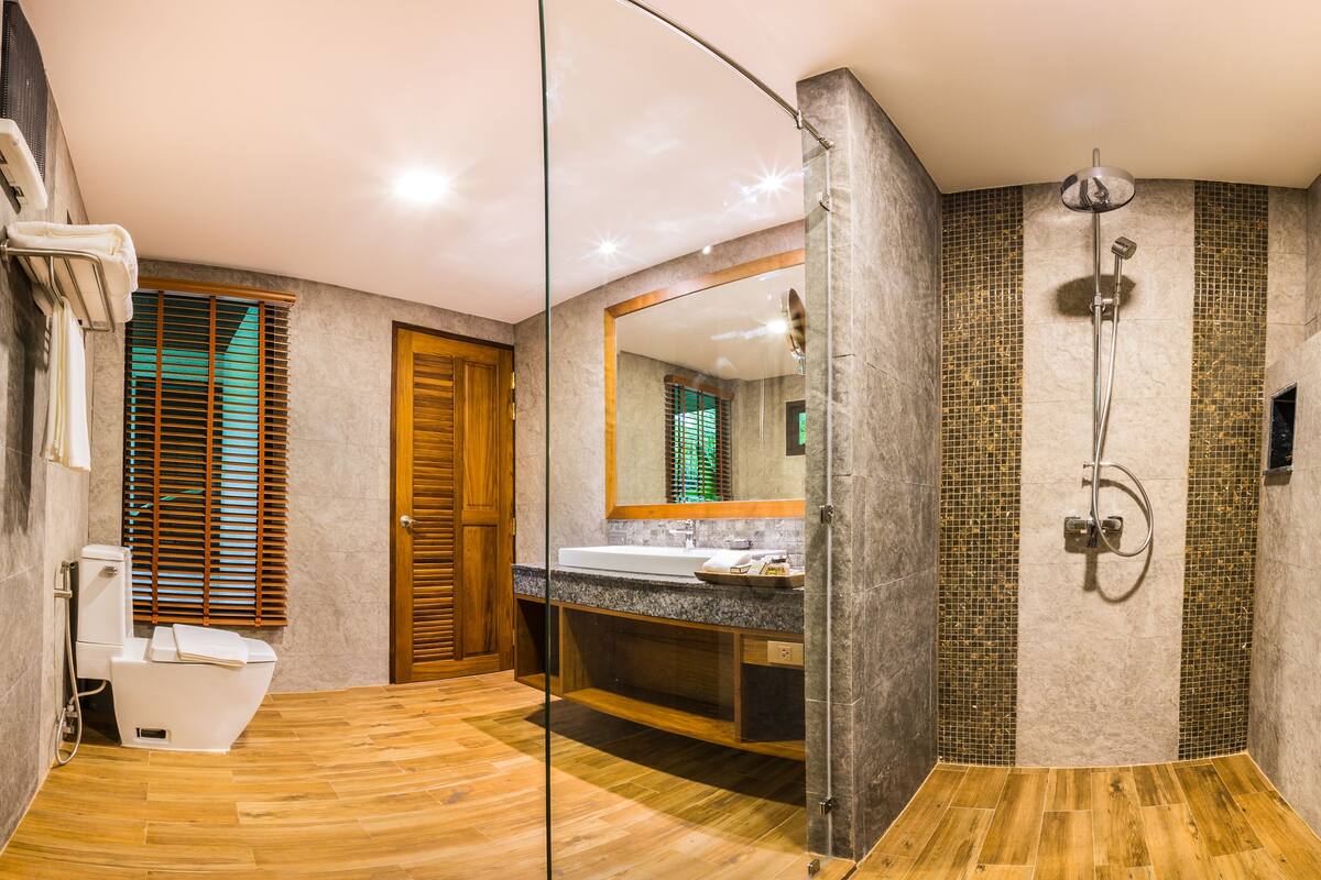 shower, free toiletries, hair dryer, bathrobes