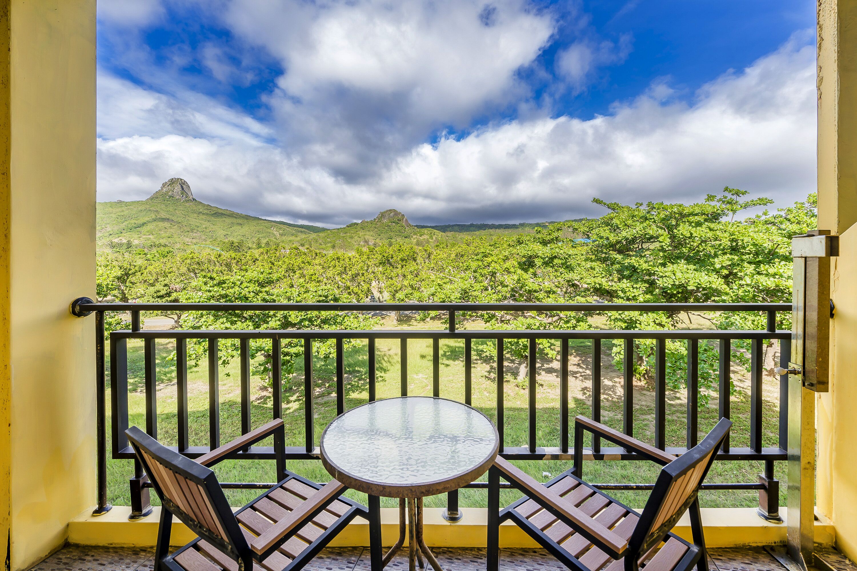 Double Room, Bathtub, Mountain View | Balcony