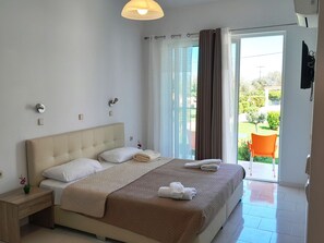 APARTMENT, 1 BEDROOM, VERANDA, GARDEN AND COUNTRY VIEW (2) | Premium bedding, pillowtop beds, individually decorated - Villa Maroula (Rhodes)