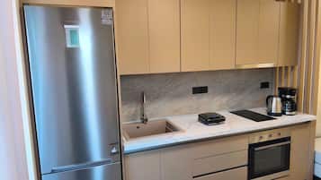 DELUXE-APARTMENT-2 BEDROOM-2 BATHROOMS- VILLAGE-MOUNTAIN VIEW | Private kitchen | Full-size fridge, oven, stovetop, espresso maker