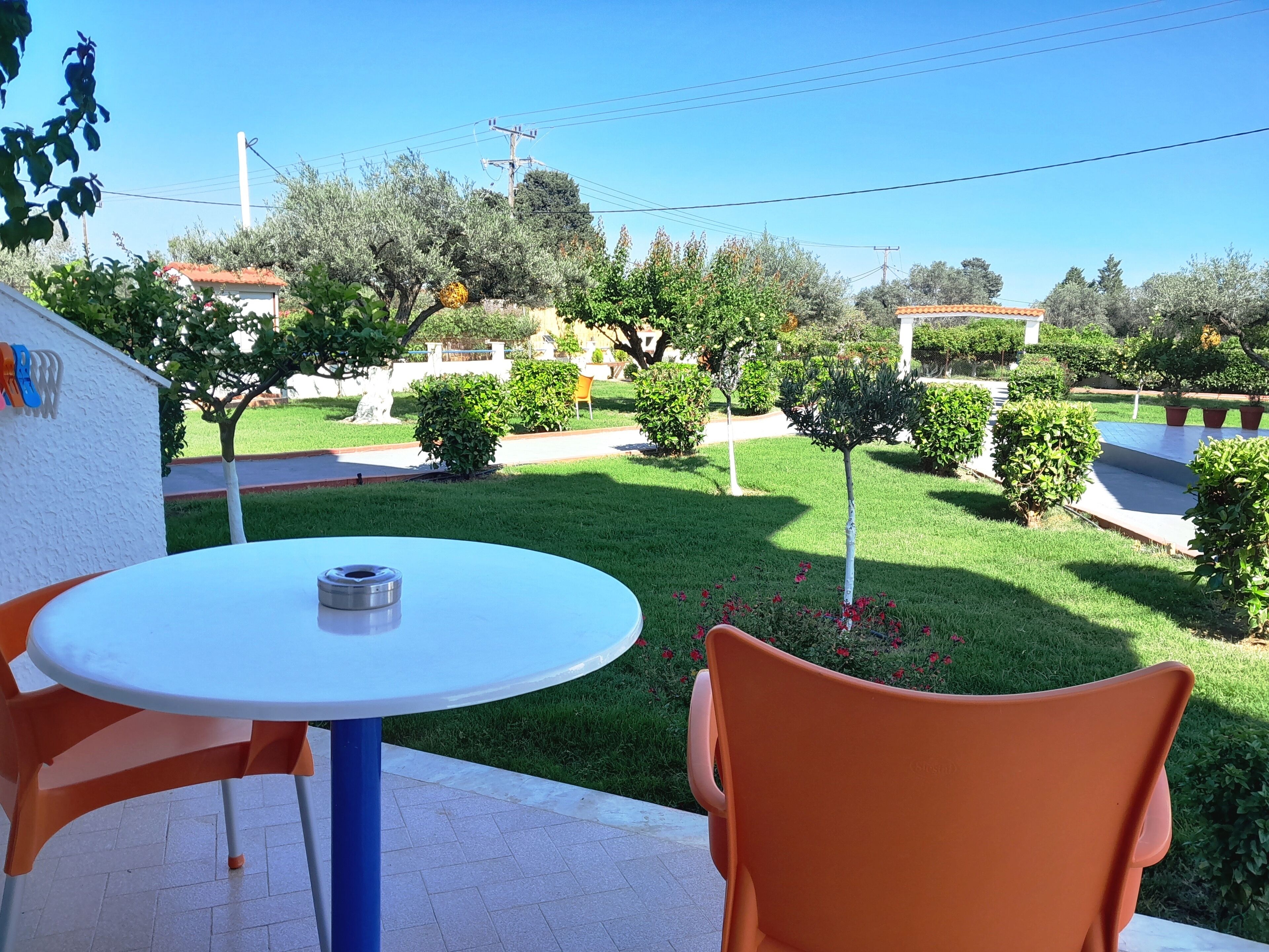 APARTMENT, 1 BEDROOM, VERANDA, GARDEN AND COUNTRY VIEW (2) | Terrace/patio