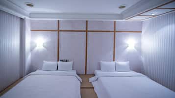 Cortinas blackout, tabla de planchar con plancha y wifi gratis