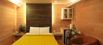 Empire Hotel
