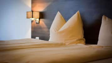 Premium bedding, desk, iron/ironing board, free cots/infant beds