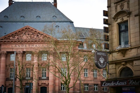 A historic building with the name 'Landeshaus Hotel' prominently displayed. - Hotel Am Landeshaus (Wiesbaden)