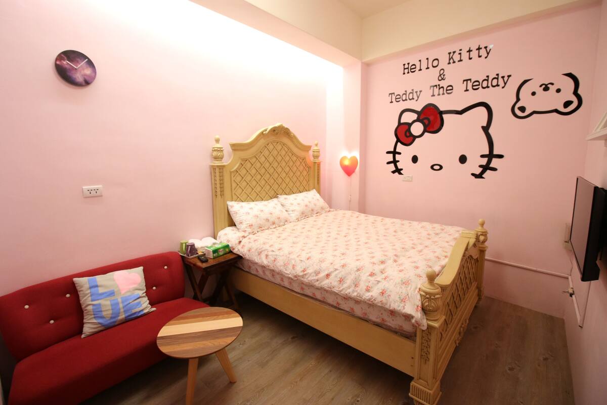 Desk, blackout curtains, rollaway beds, free WiFi