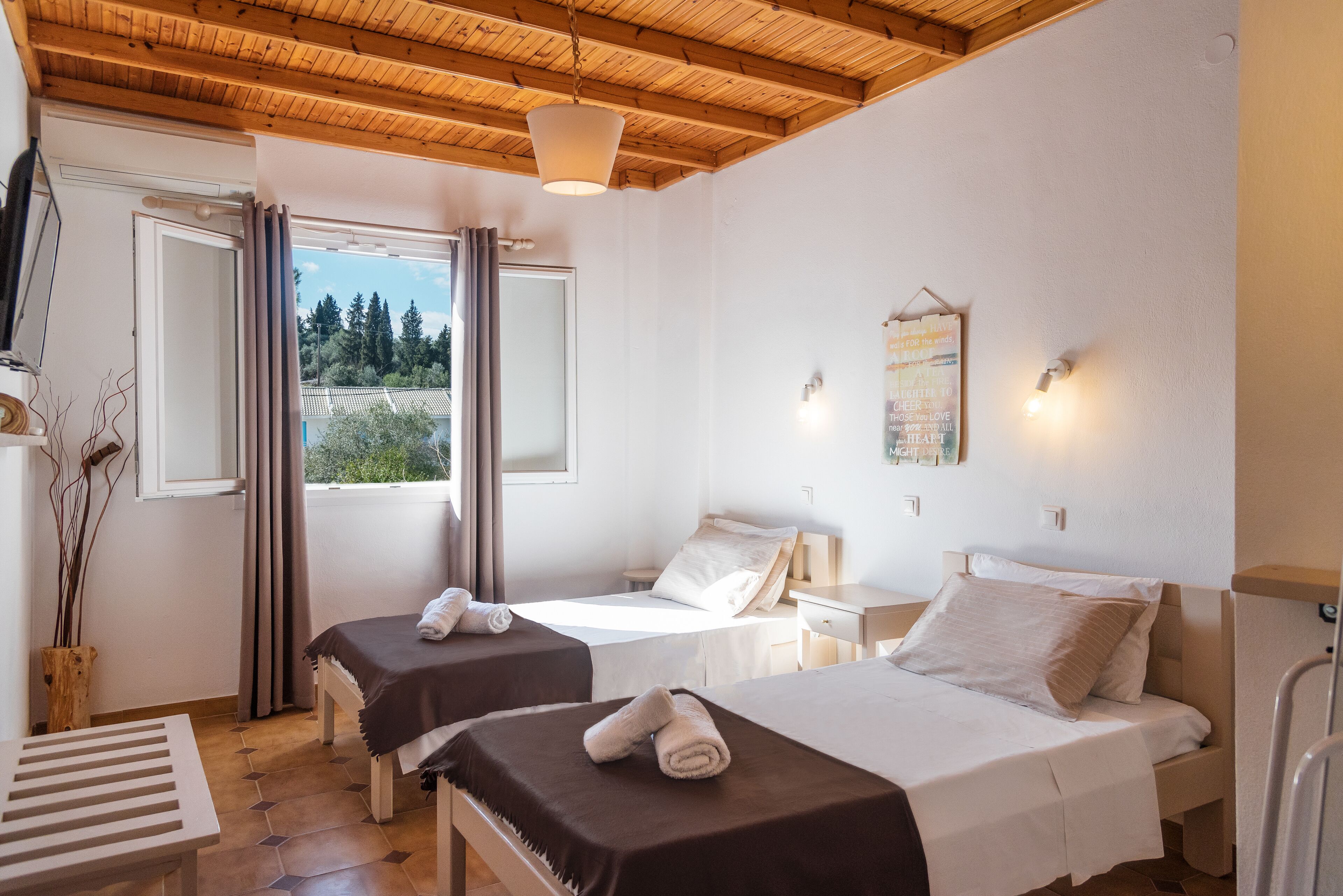 ซูพีเรียอพาร์ทเมนท์ | ตู้นิรภัยในห้องพัก, ห้องเก็บเสียง, Wi-Fi ฟรี, ผ้าปูที่นอน