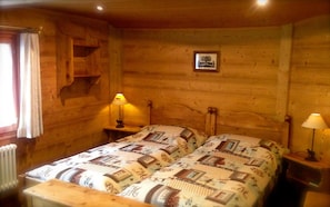 Premium bedding, blackout curtains, free cots/infant beds, rollaway beds