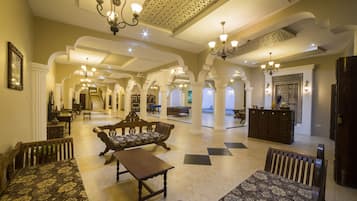 Coin salon dans le hall
