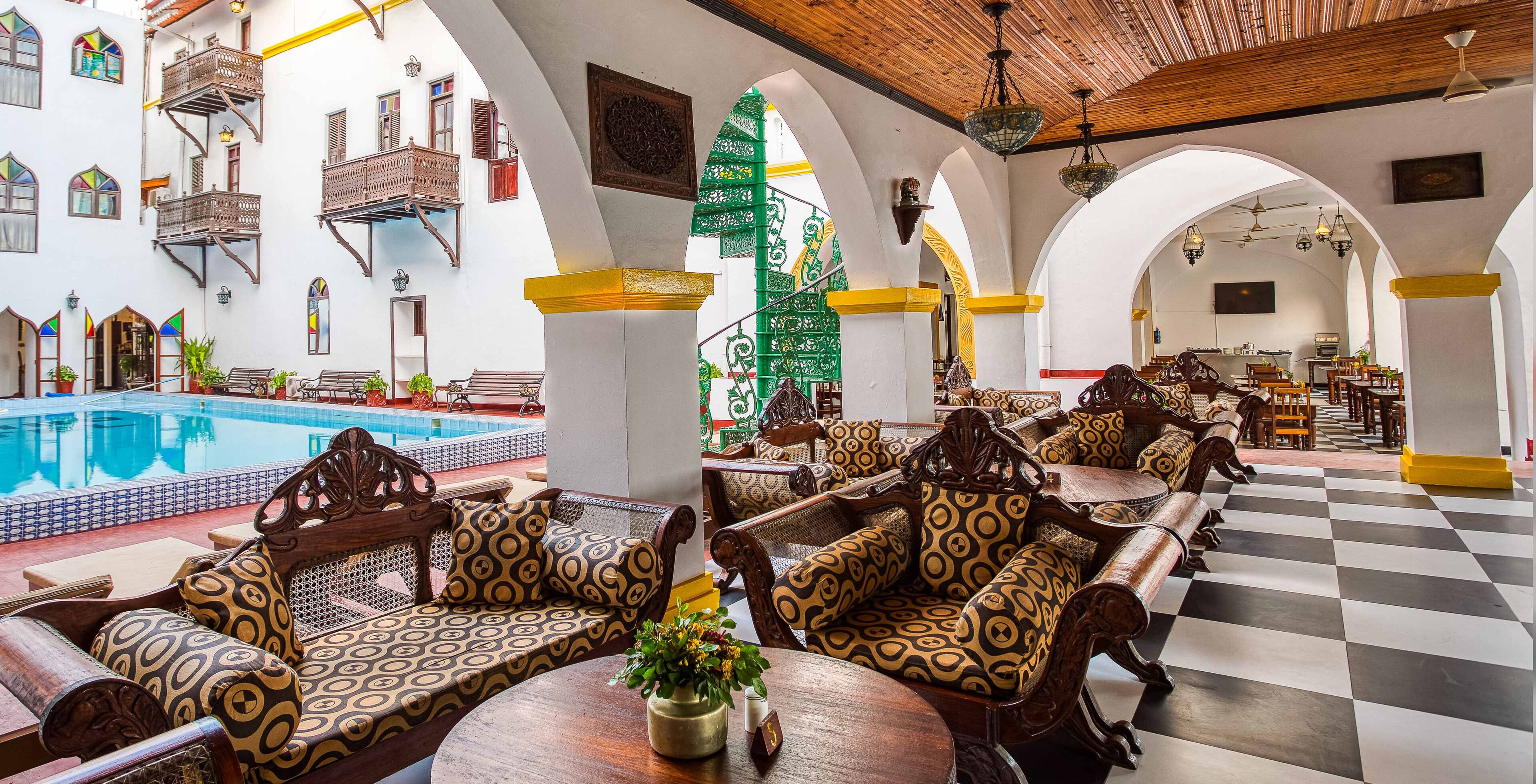 Breakfast, lunch, dinner served; local and international cuisine 