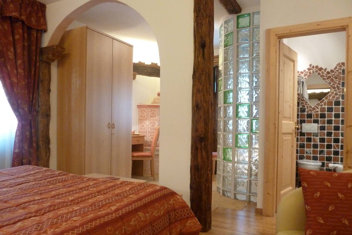 In-room safe, desk, cots/infant beds, free WiFi