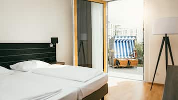 Komfort Doppelzimmer mit Terrasse | Hochwertige Bettwaren, Zimmersafe, Schreibtisch