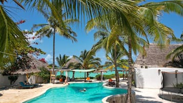Piscine extérieure