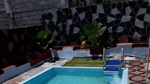Outdoor pool - Seaview Apartments (Grand Gaube)