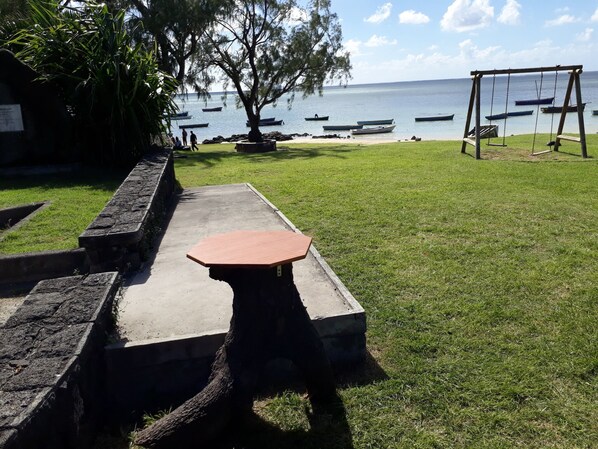 Beach nearby - Seaview Apartments (Grand Gaube)