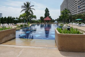 2 piscinas externas