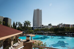 2 piscine all'aperto