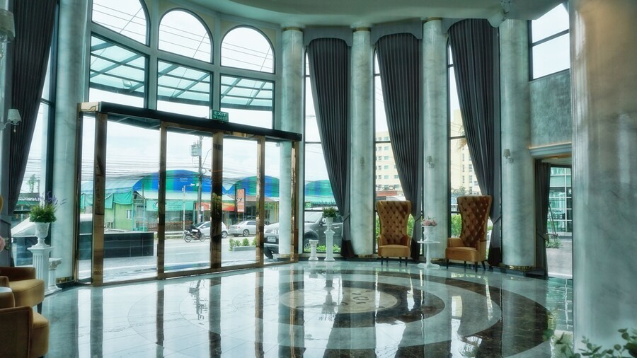 The Green View Hotel