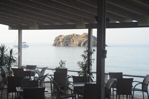Breakfast, lunch, dinner served; Greek cuisine, beach views  - Sappho Hotel (Lesvos)