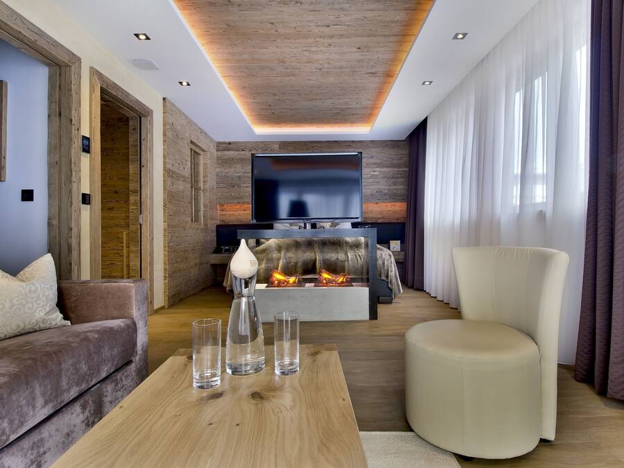 Premium bedding, minibar, in-room safe, individually decorated