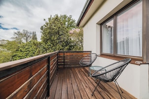 Habitación doble superior, balcón | Minibar, caja fuerte, escritorio y cortinas opacas