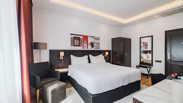 Superior Double Room, Balcony | Minibar, in-room safe, desk, blackout drapes