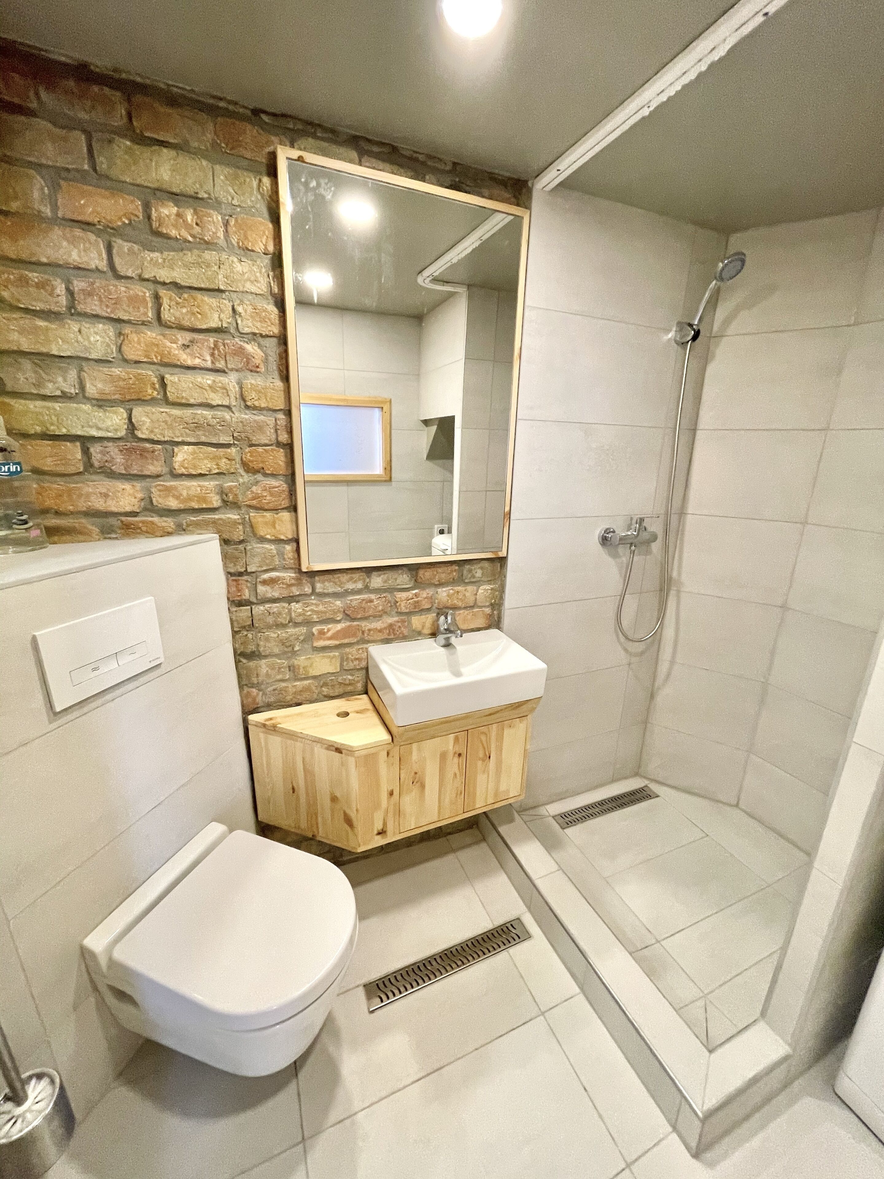 Photo - Lavender Circus Hostel, Doubles & Ensuites