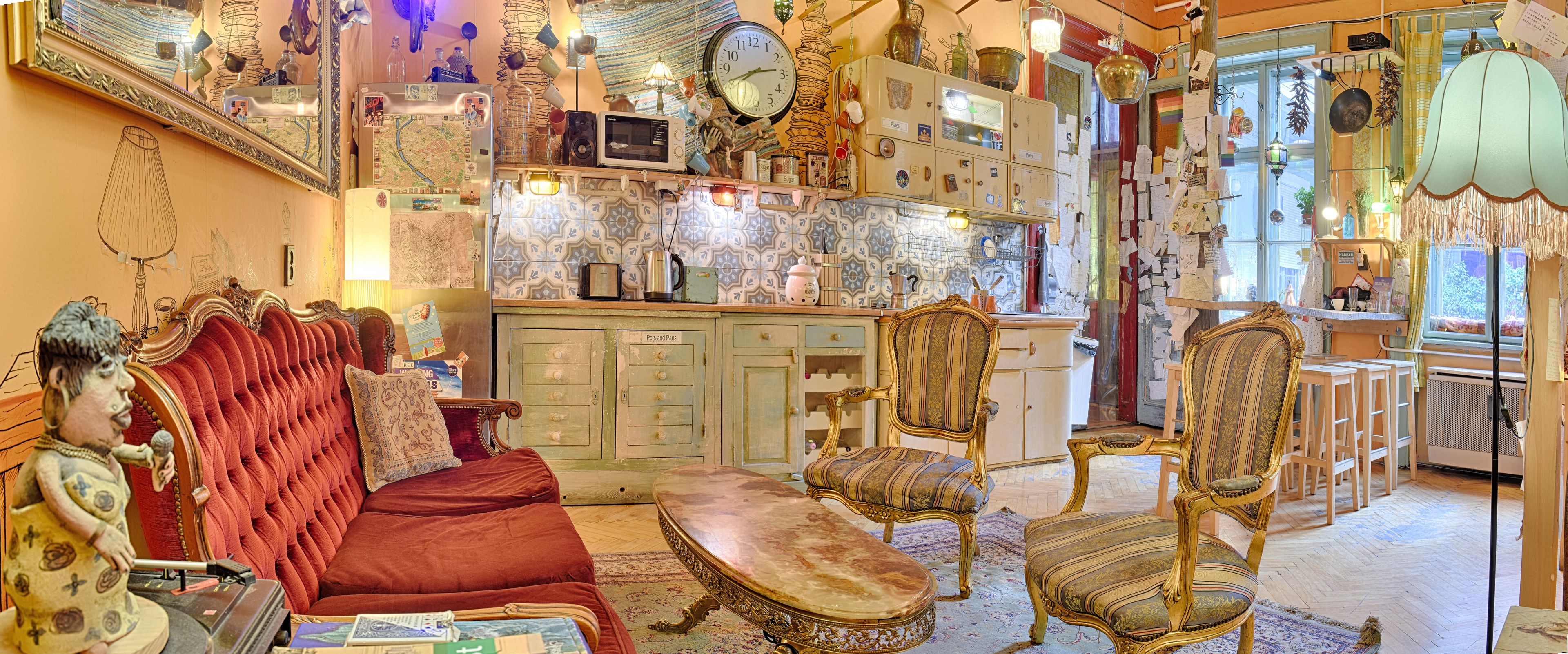 Photo - Lavender Circus Hostel, Doubles & Ensuites