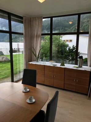 Televisión de pantalla plana 28 pulgadas con canales premium, televisión