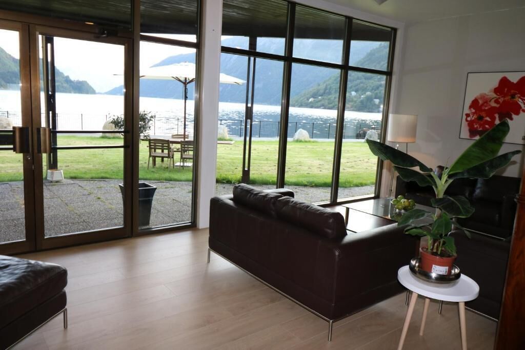 28-inch flat-screen TV with premium TV channels, TV