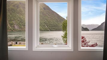 Traditional Double Room, 2 Twin Beds, Sea View | Down comforters, pillowtop beds, individually decorated, desk