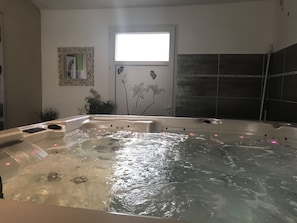 Couples treatment rooms, hydrotherapy