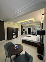 Executive Double Room | Desk, iron/ironing board, free WiFi, bed sheets