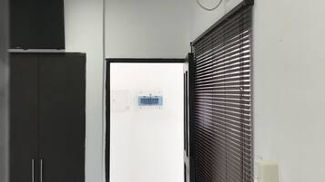 Single Room | Desk, iron/ironing board, free WiFi